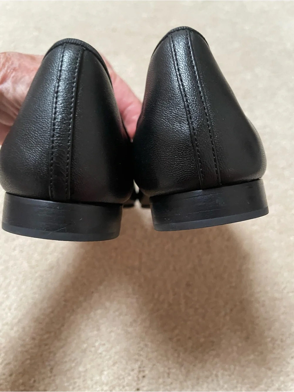 CHANEL Black Leather CC Logo Ballet Flats with Bow 37C  PRISTINE condition!